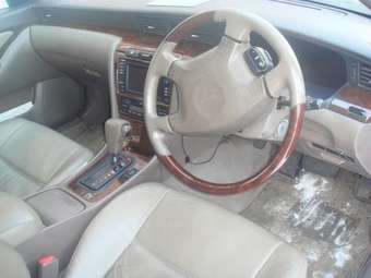 2000 Nissan Laurel Images