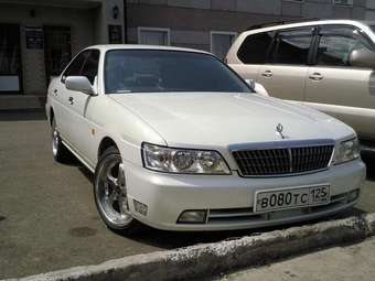 2000 Nissan Laurel Pictures