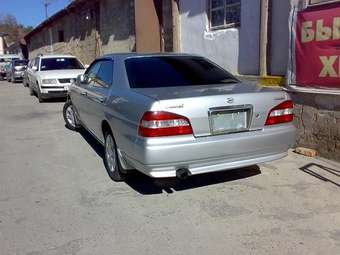 2000 Nissan Laurel Pics