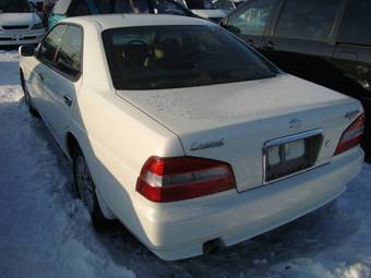 2000 Nissan Laurel Photos