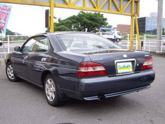 2000 Nissan Laurel Pictures