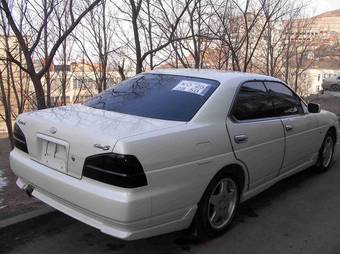 2000 Nissan Laurel Pictures