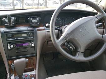 2000 Nissan Laurel Photos