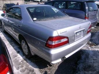 2000 Nissan Laurel Pictures