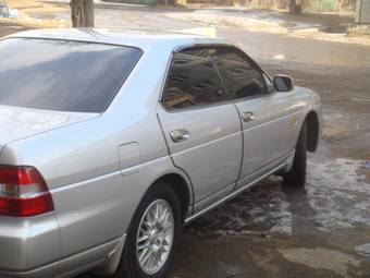 2000 Nissan Laurel Pictures