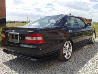 2000 Nissan Laurel Photos