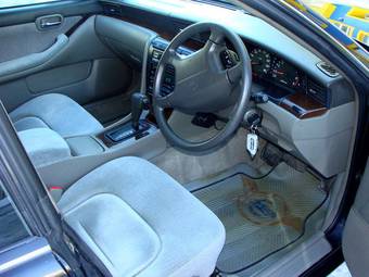 2000 Nissan Laurel Pics