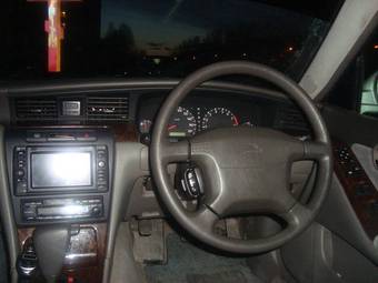 2000 Nissan Laurel Images