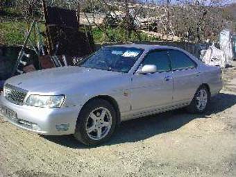 2000 Nissan Laurel Photos