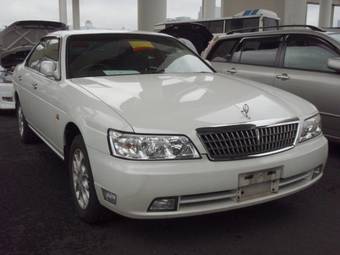 2000 Nissan Laurel Photos