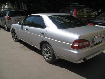 2000 Nissan Laurel Pictures