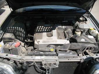 2000 Nissan Laurel Pictures