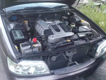 2000 Nissan Laurel Images