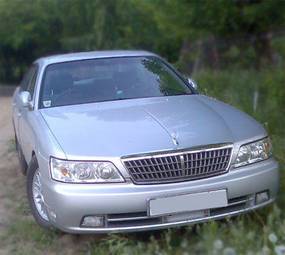 2000 Nissan Laurel Photos