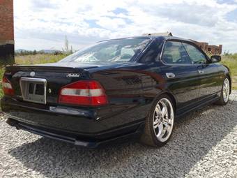 2000 Nissan Laurel Pictures