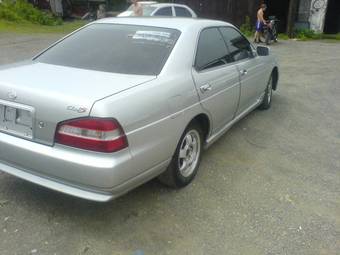 2000 Nissan Laurel Photos