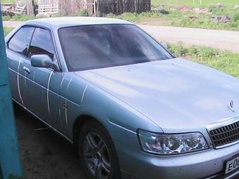2000 Nissan Laurel Pics