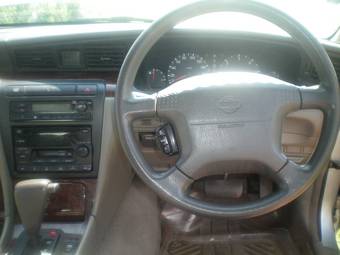 2000 Nissan Laurel Pictures
