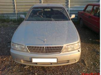 2000 Nissan Laurel Pictures