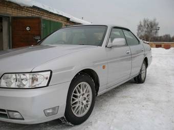 2000 Nissan Laurel Pictures