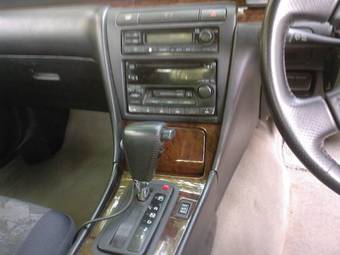 2000 Nissan Laurel Pics