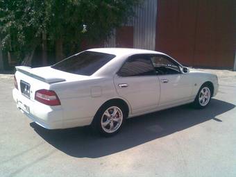 2000 Nissan Laurel Pictures