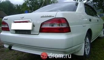 2000 Nissan Laurel Pictures