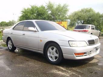 2000 Nissan Laurel Pictures