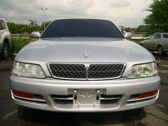 2000 Nissan Laurel Pictures