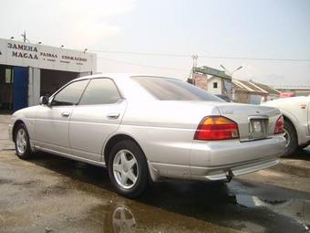 2000 Nissan Laurel Photos