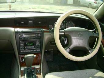 2000 Nissan Laurel Photos