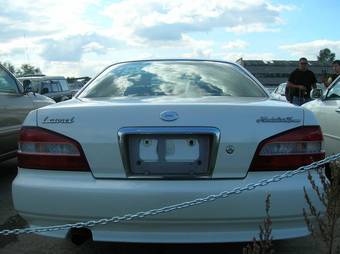 2000 Nissan Laurel Photos