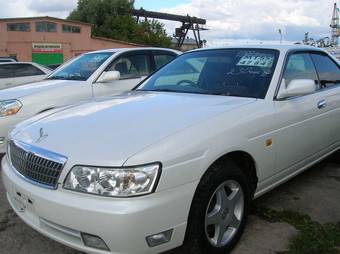 2000 Nissan Laurel Pictures
