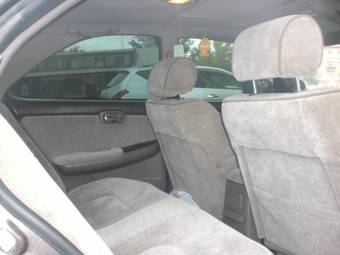 2000 Nissan Laurel Pictures