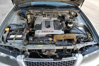 2000 Nissan Laurel Pictures