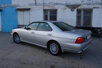 2000 Nissan Laurel Pictures