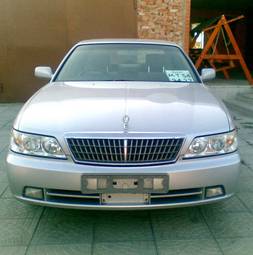 2000 Nissan Laurel Photos