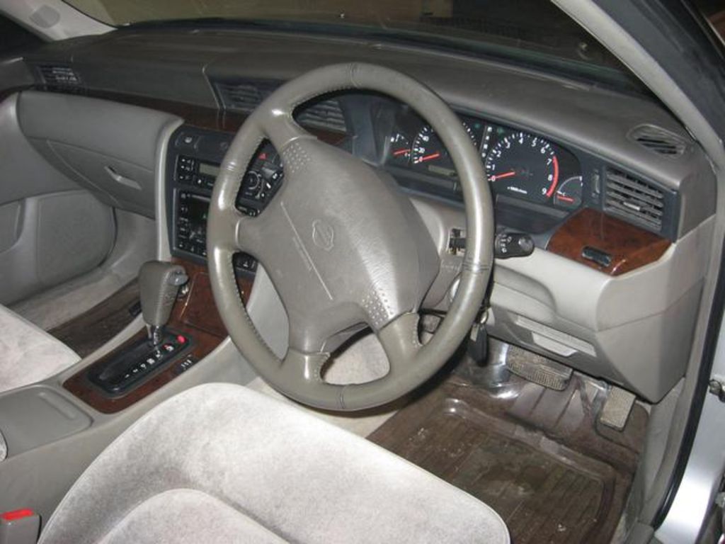 2001 Nissan Laurel