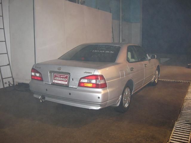 2001 Nissan Laurel