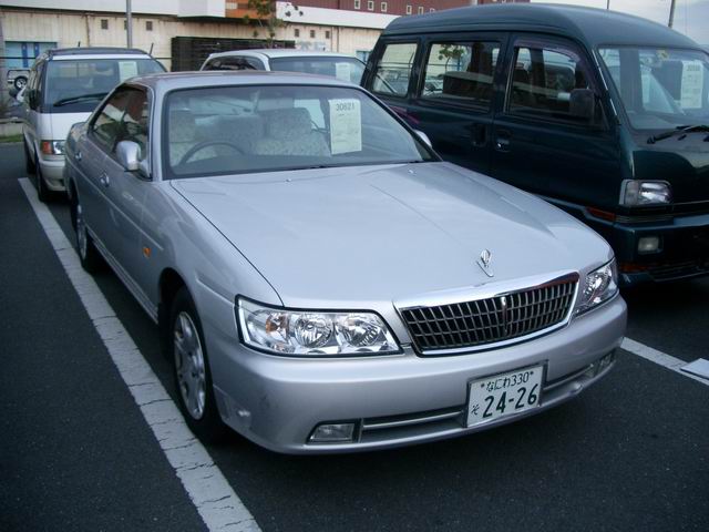 2001 Nissan Laurel Photos