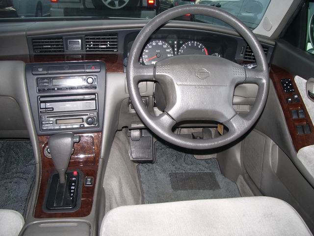 2001 Nissan Laurel Images