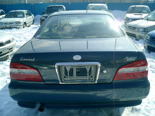 2001 Nissan Laurel Pictures