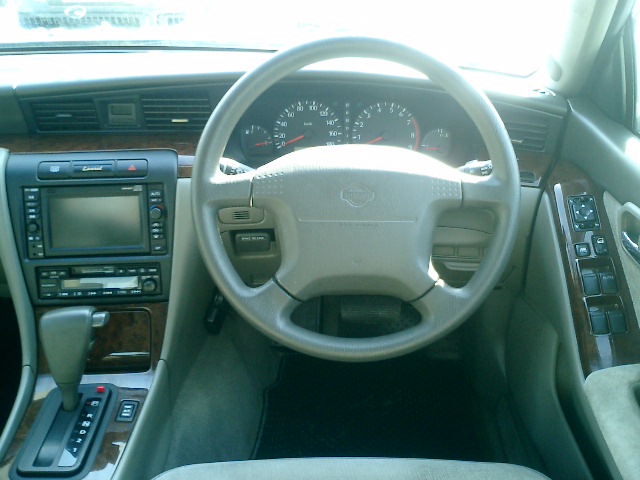 2001 Nissan Laurel Pics
