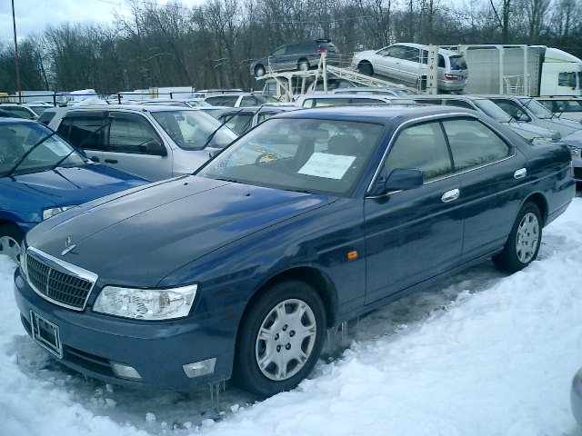 2001 Nissan Laurel Pictures