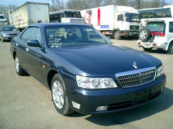 2001 Nissan Laurel Pictures