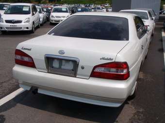 2001 Nissan Laurel Pictures
