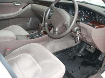 2001 Nissan Laurel Photos
