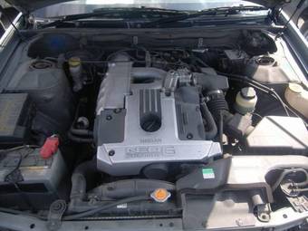 2001 Nissan Laurel Photos