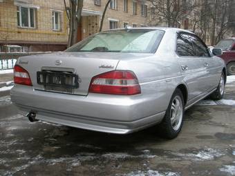 2001 Nissan Laurel Pictures