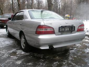 2001 Nissan Laurel Photos